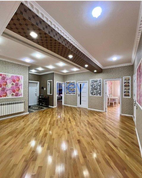 Kirayə (aylıq) 3 otaqlı Yeni Tikili  147m², Bakı