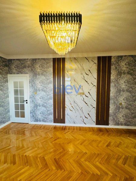 Satış 2 otaqlı Köhnə Tikili bina evi  50m², Bakı
