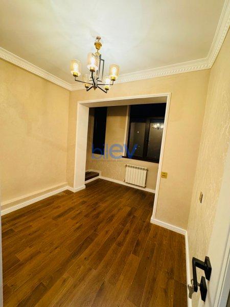 Satış 2 otaqlı Köhnə Tikili bina evi  50m², Bakı