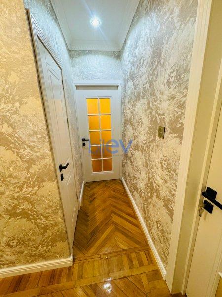 Satış 2 otaqlı Köhnə Tikili bina evi  50m², Bakı