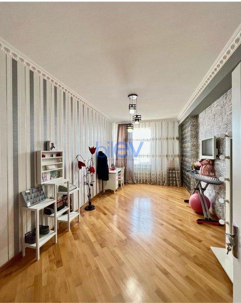 Satılır 3 otaqlı Yeni Tikili  147m², Bakı