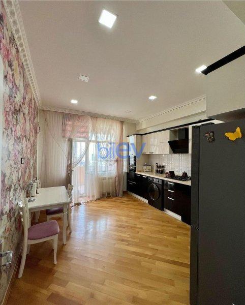 Satılır 3 otaqlı Yeni Tikili  147m², Bakı