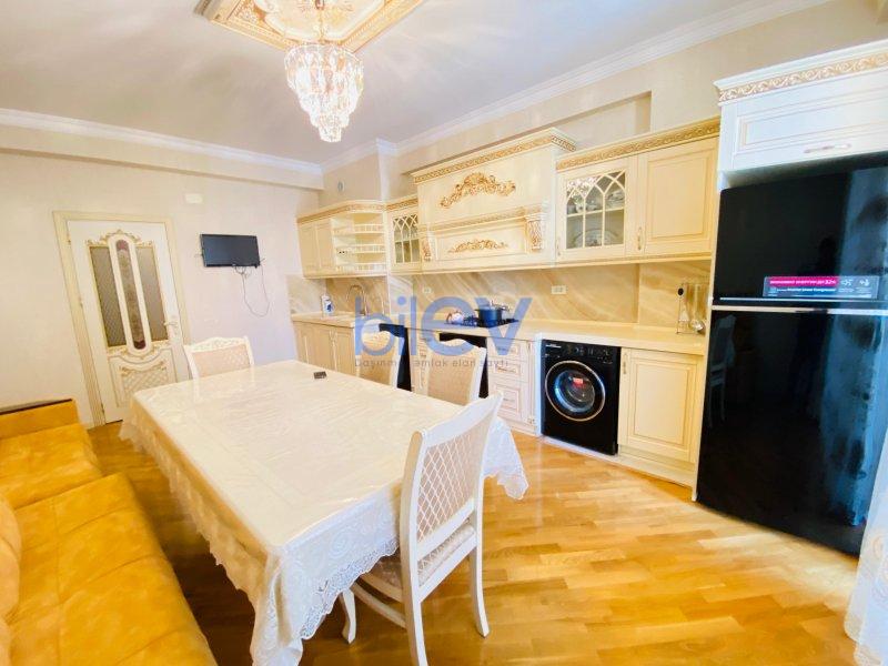 Aylıq Kirayə 3 otaqlı Yeni Tikili bina evi  150m², Bakı