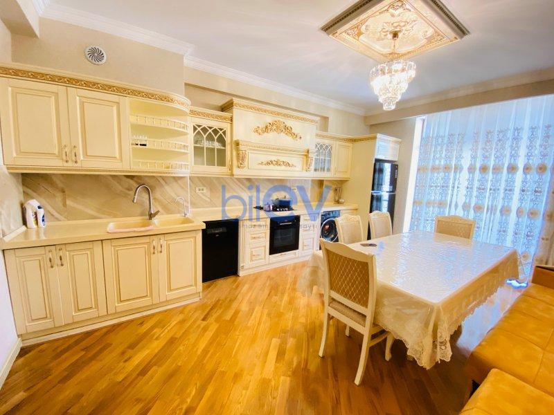 Aylıq Kirayə 3 otaqlı Yeni Tikili bina evi  150m², Bakı