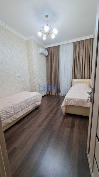 Satış 3 otaqlı Yeni Tikili bina evi  77m², Bakı