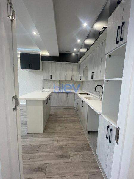 Satılır 4 otaqlı Yeni Tikili  181m², Bakı