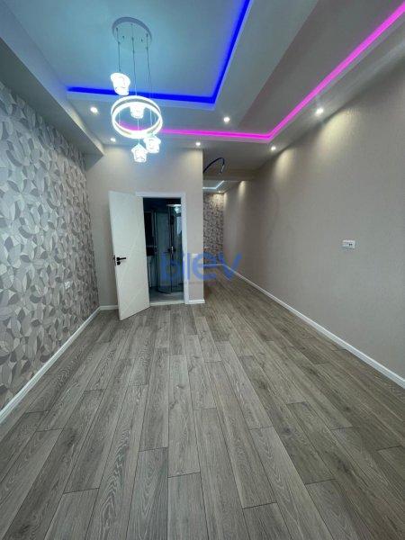 Satılır 4 otaqlı Yeni Tikili  181m², Bakı