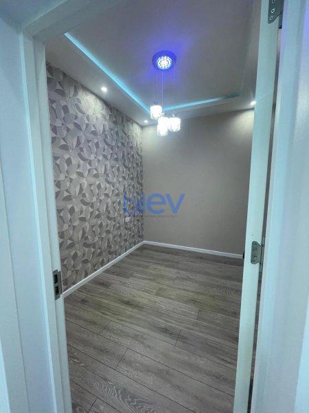Satılır 4 otaqlı Yeni Tikili  181m², Bakı