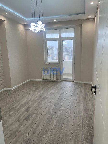 Satılır 4 otaqlı Yeni Tikili  181m², Bakı