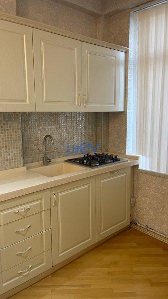 Aylıq Kirayə 3 otaqlı Yeni Tikili bina evi  100m², Bakı