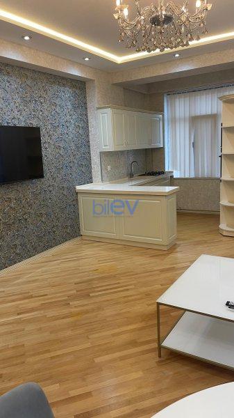 Aylıq Kirayə 3 otaqlı Yeni Tikili bina evi  100m², Bakı