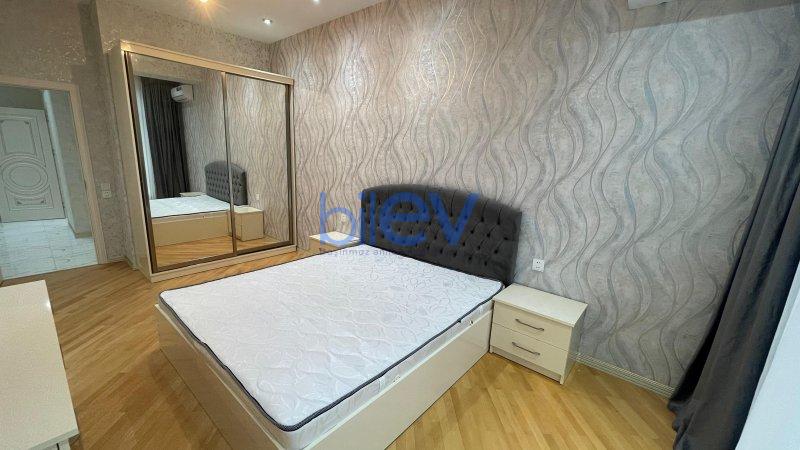 Aylıq Kirayə 3 otaqlı Yeni Tikili bina evi  100m², Bakı