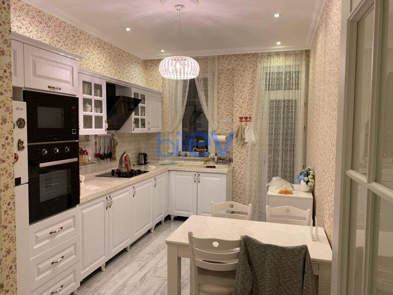 Satış 3 otaqlı Yeni Tikili bina evi  135m², Bakı