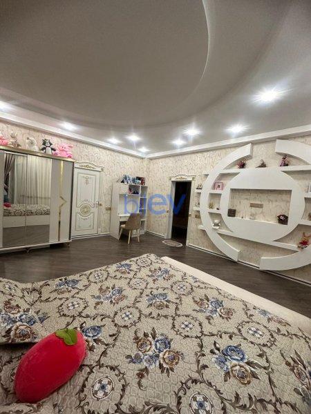 Satılır 6 otaqlı Həyət evi  255m², Bakı
