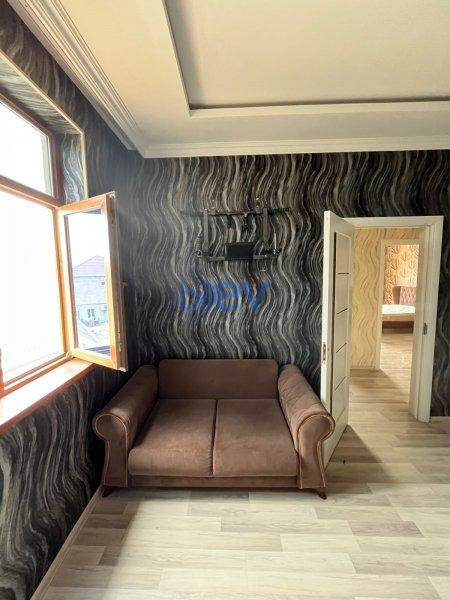 Satılır 5 otaqlı Həyət evi  180m², Bakı