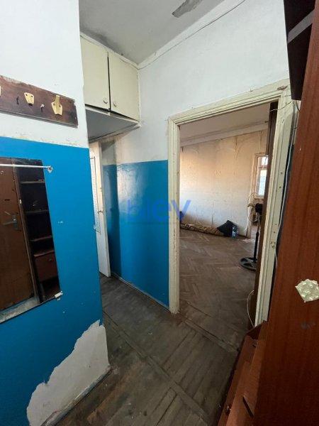 Satış 2 otaqlı Köhnə Tikili bina evi  60m², Bakı