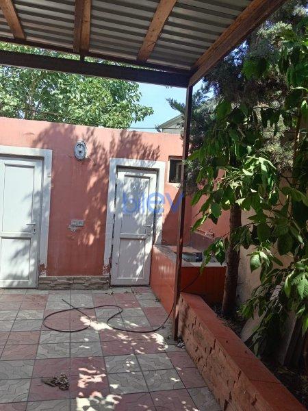 Satılır 4 otaqlı Həyət evi  110m², Bakı