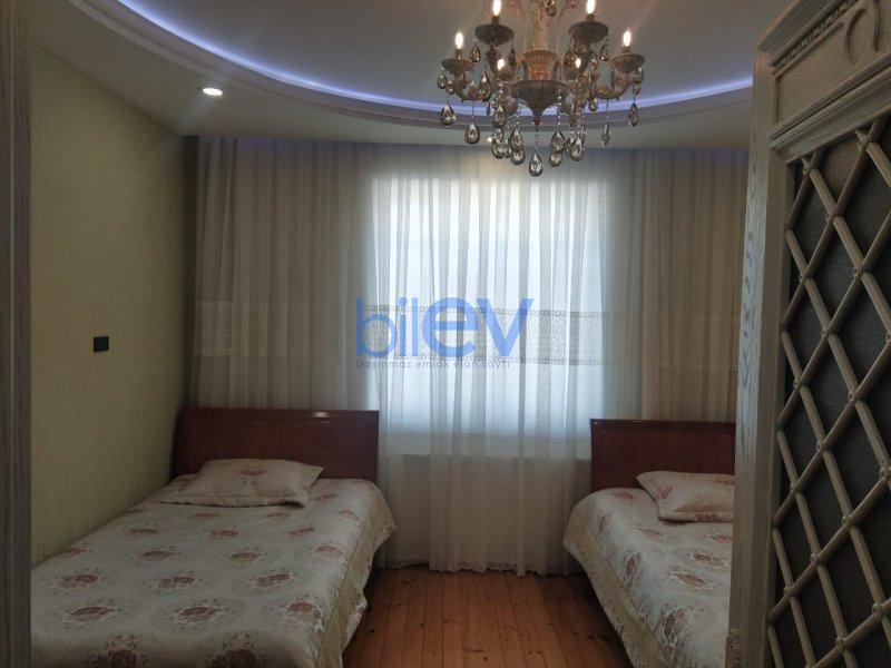 Satılır 4 otaqlı Həyət evi  220m², Bakı