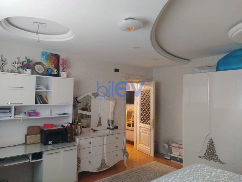 Satılır 4 otaqlı Həyət evi  220m², Bakı