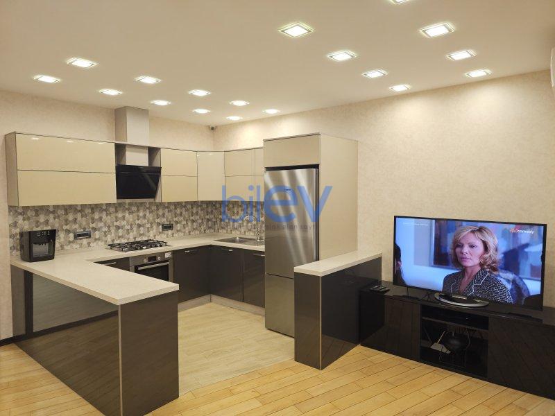 Aylıq Kirayə 3 otaqlı Yeni Tikili bina evi  85m², Bakı