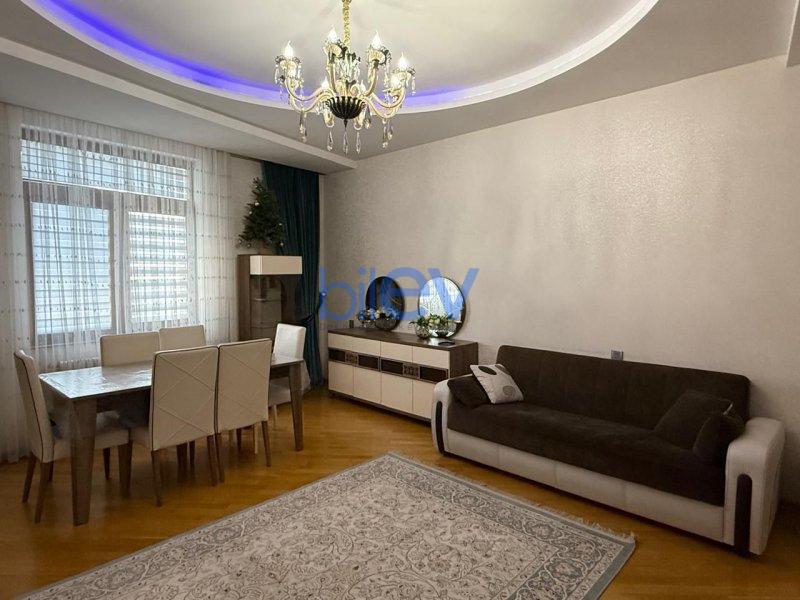 Aylıq Kirayə 3 otaqlı Yeni Tikili bina evi  130m², Bakı