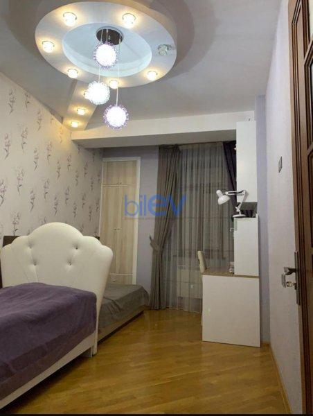 Aylıq Kirayə 3 otaqlı Yeni Tikili bina evi  130m², Bakı