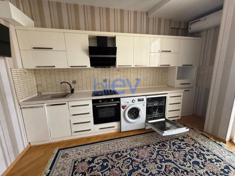 Aylıq Kirayə 3 otaqlı Yeni Tikili bina evi  130m², Bakı