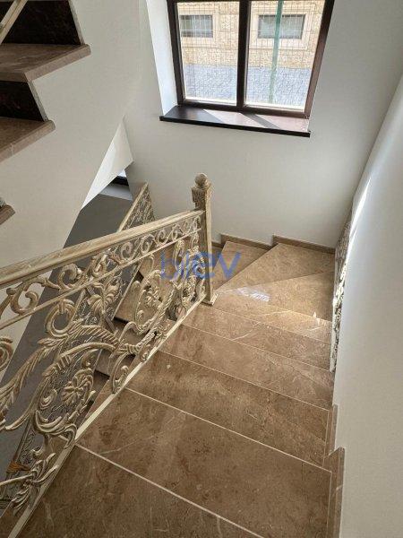 Satılır 6 otaqlı Həyət evi  276m², Bakı