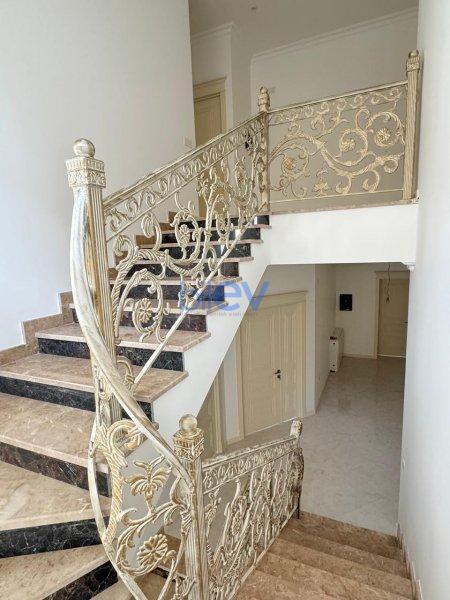 Satılır 6 otaqlı Həyət evi  276m², Bakı