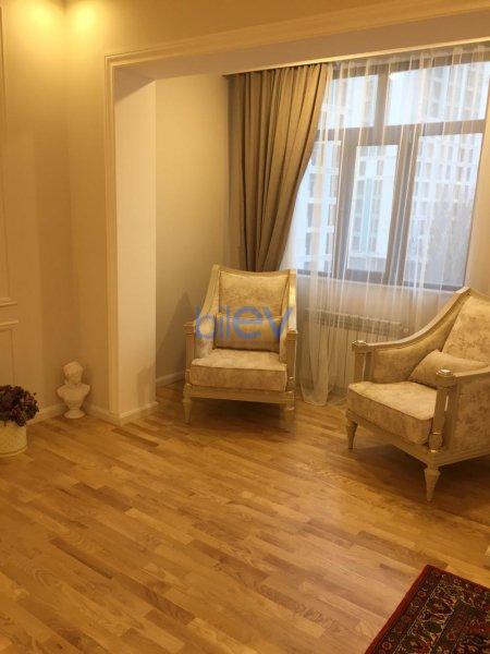 Aylıq Kirayə 3 otaqlı Yeni Tikili bina evi  85m², Bakı