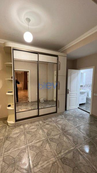 Aylıq Kirayə 2 otaqlı Yeni Tikili bina evi   90m², Bakı