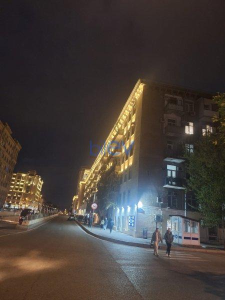 Satış 2 otaqlı Köhnə Tikili bina evi  55m², Bakı