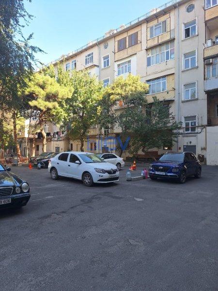 Satış 2 otaqlı Köhnə Tikili bina evi  55m², Bakı