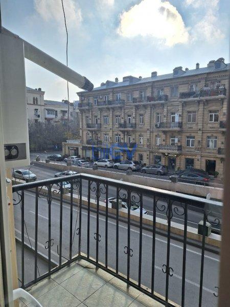 Satış 2 otaqlı Köhnə Tikili bina evi  55m², Bakı