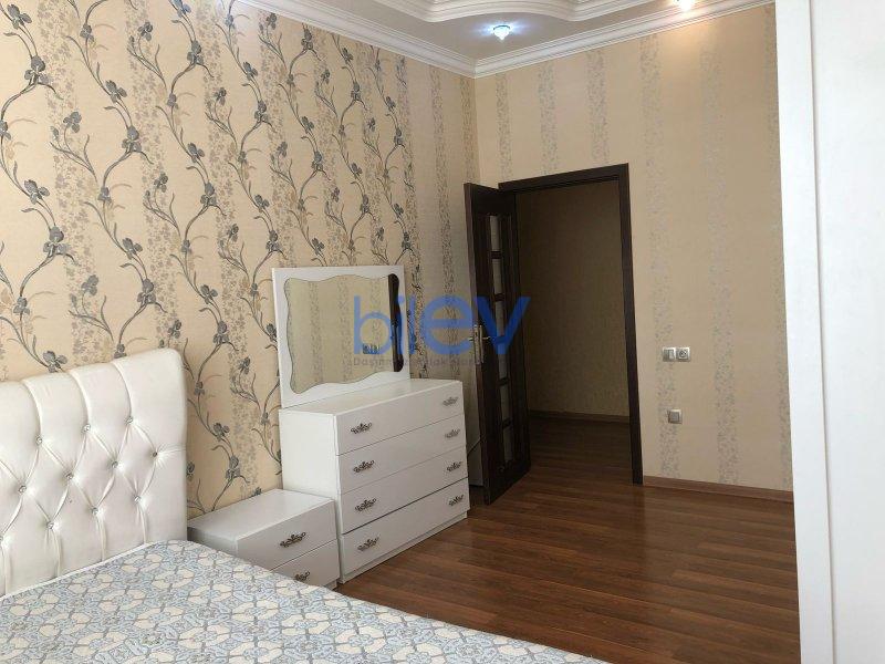Aylıq Kirayə 3 otaqlı Yeni Tikili bina evi  80m², Bakı