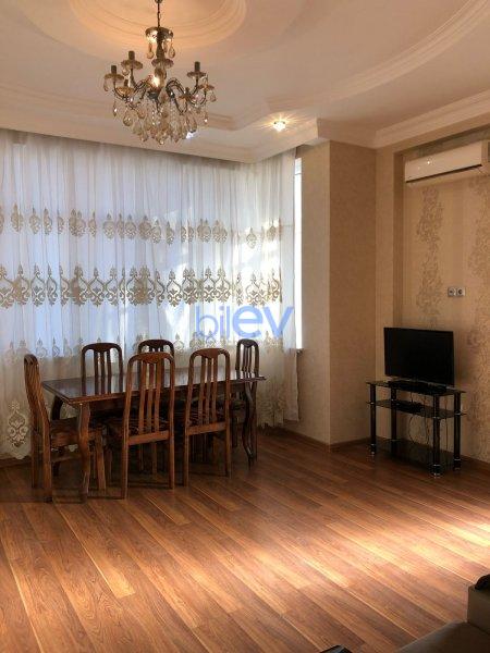 Aylıq Kirayə 3 otaqlı Yeni Tikili bina evi  80m², Bakı