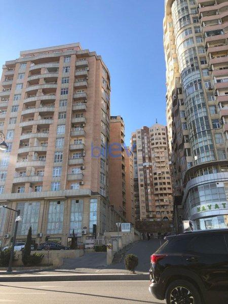 Aylıq Kirayə 3 otaqlı Yeni Tikili bina evi  80m², Bakı
