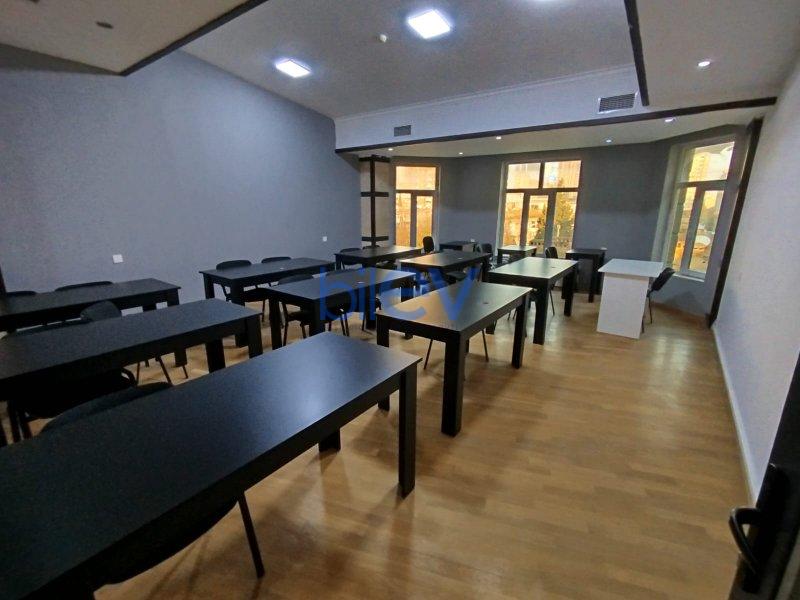 Aylıq Kirayə 6 otaqlı Obyekt  250m², Bakı