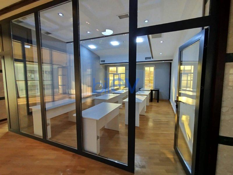 Aylıq Kirayə 6 otaqlı Obyekt  250m², Bakı