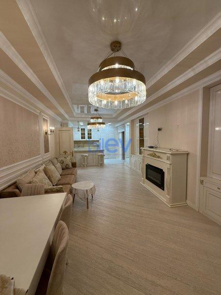 Aylıq Kirayə 3 otaqlı Yeni Tikili bina evi  134m², Bakı