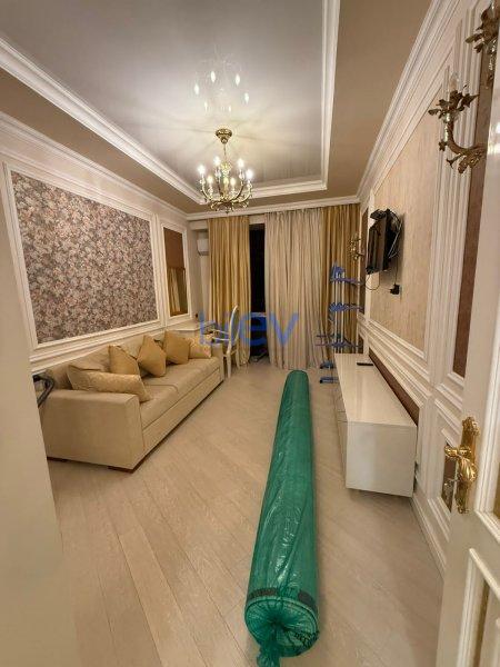 Aylıq Kirayə 3 otaqlı Yeni Tikili bina evi  134m², Bakı