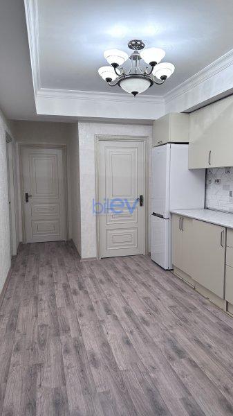 Kirayə (aylıq) 3 otaqlı Yeni Tikili  82m², Bakı