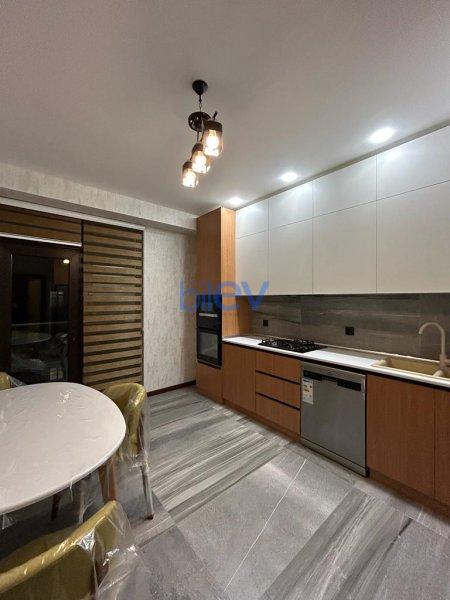 Aylıq Kirayə 3 otaqlı Yeni Tikili bina evi  148m², Bakı