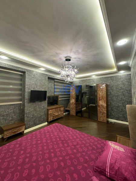 Aylıq Kirayə 3 otaqlı Yeni Tikili bina evi  148m², Bakı
