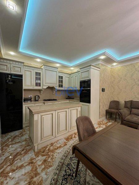 Aylıq Kirayə 3 otaqlı Yeni Tikili bina evi  148m², Bakı