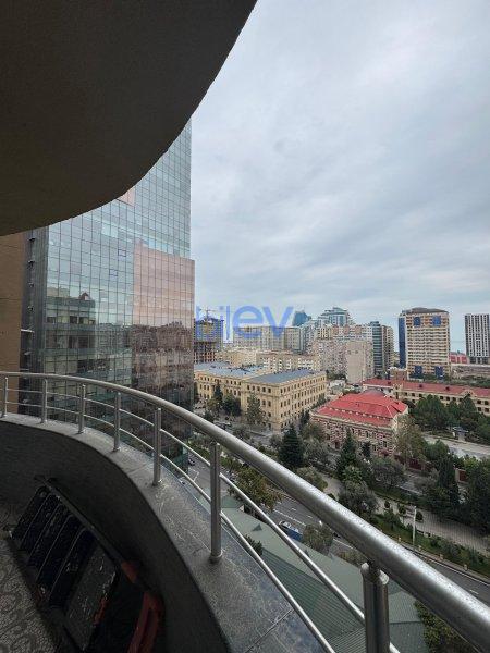 Aylıq Kirayə 3 otaqlı Yeni Tikili bina evi  190m², Bakı