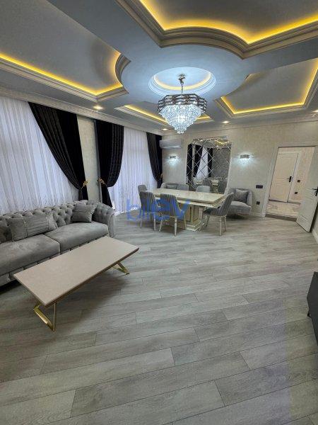 Aylıq Kirayə 3 otaqlı Yeni Tikili bina evi  190m², Bakı