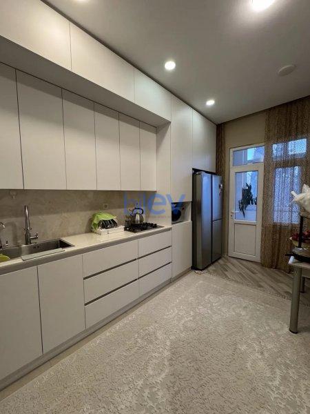 Satış 3 otaqlı Yeni Tikili bina evi  80m², Bakı