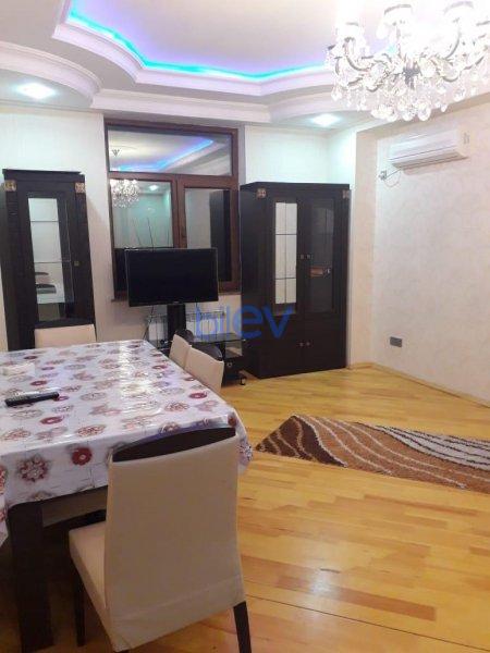 Aylıq Kirayə 2 otaqlı Yeni Tikili bina evi  90.00m², Bakı