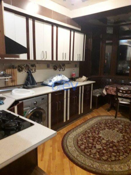 Aylıq Kirayə 2 otaqlı Yeni Tikili bina evi  90.00m², Bakı